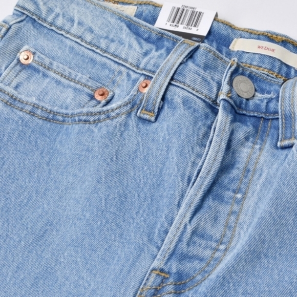 Levi's Wedgie Icon Jeans Tango Talks Light Wash 90s Mom Denim High Rise Waisted - Picture 3 of 12